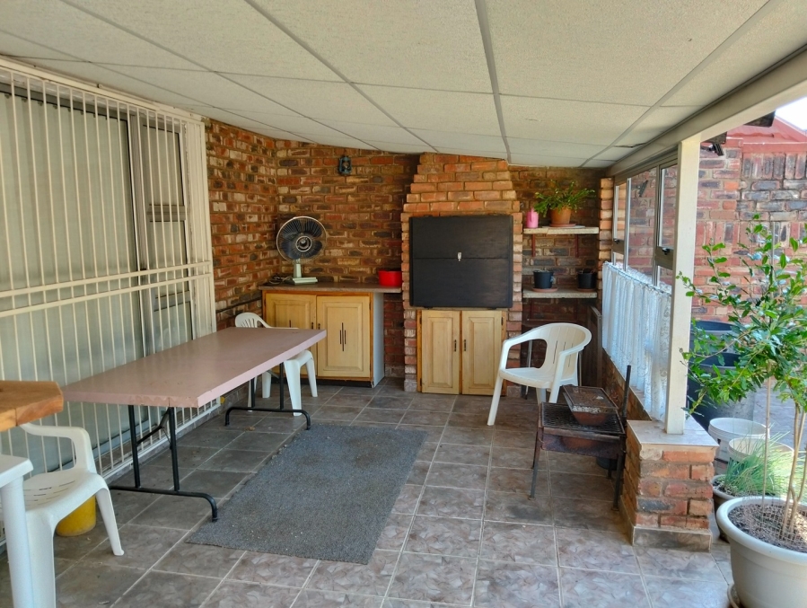 3 Bedroom Property for Sale in Orkney Park North West